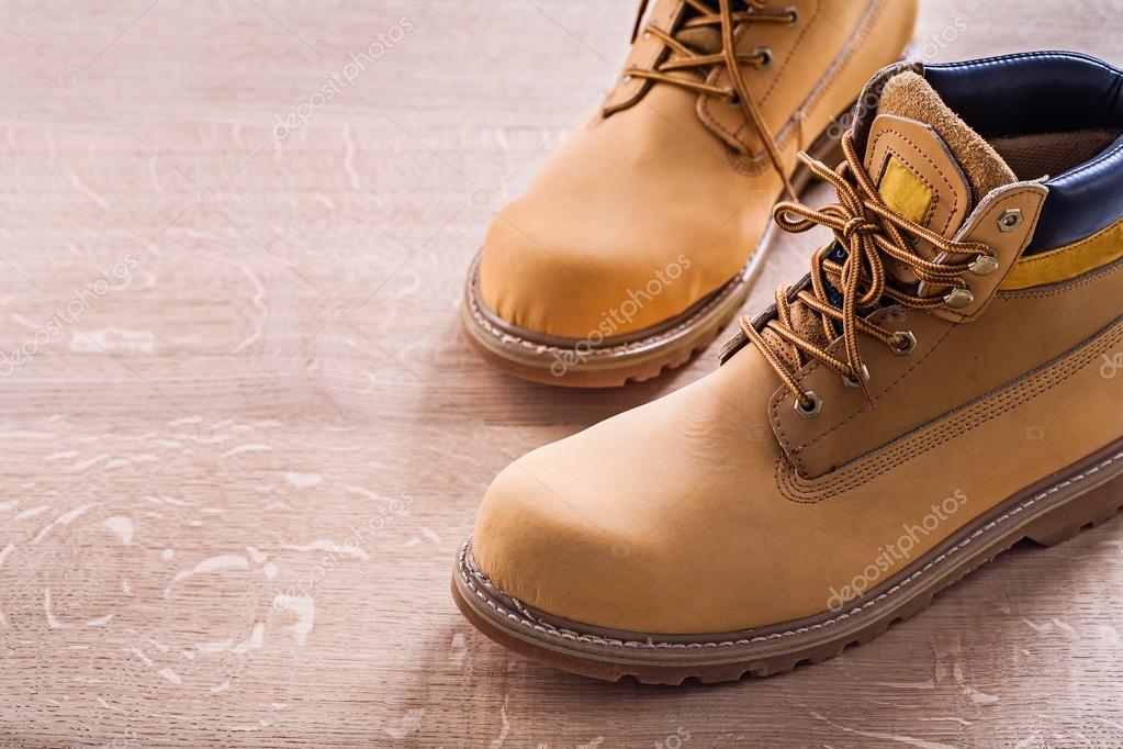 Abbigliamento da lavoro Gar Sport esposto in negozio