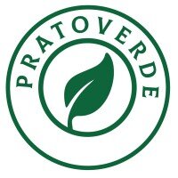 Prato verde curato con prodotti del marchio Pratoverde
